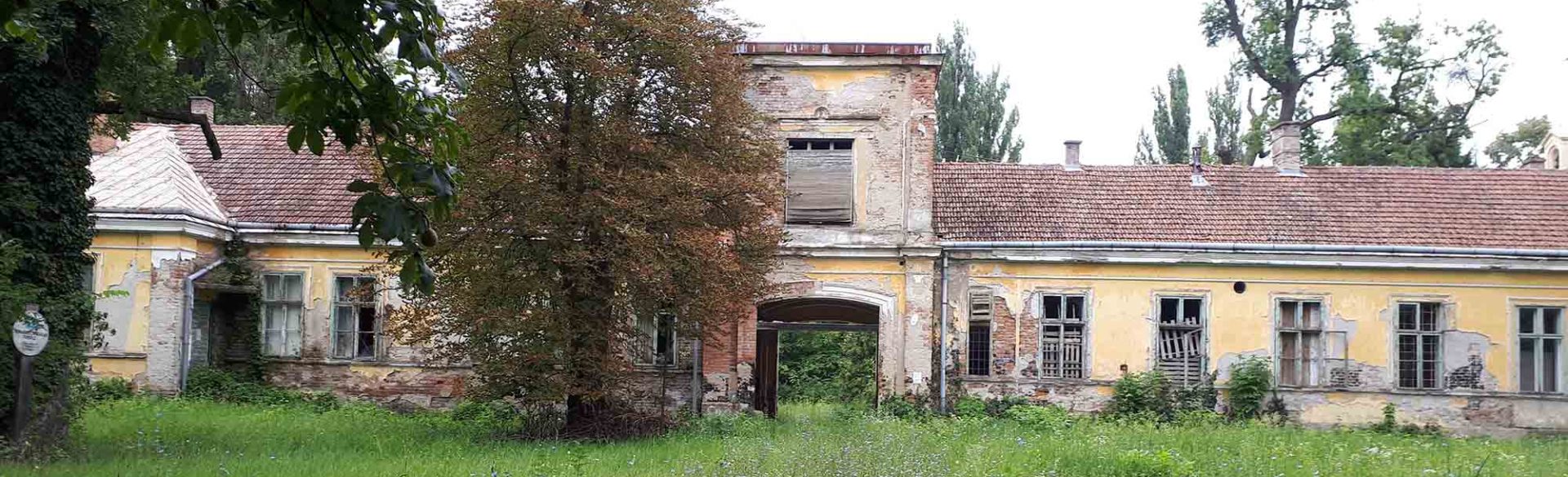 Wenckheim Mansion in Gerla Photo: Wikipedia / Tothh417
